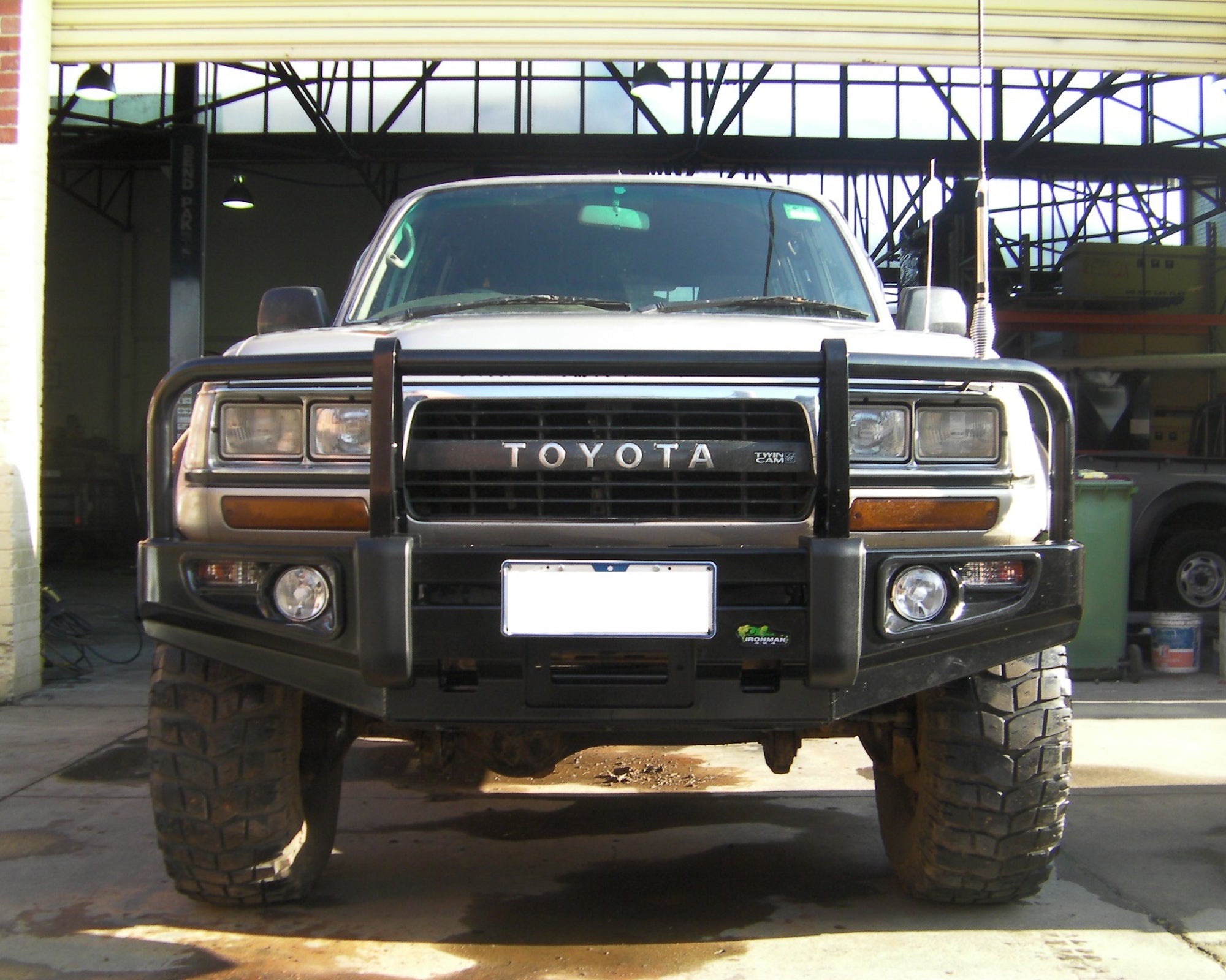 toyota 80 series landcruiser bull bar deluxe