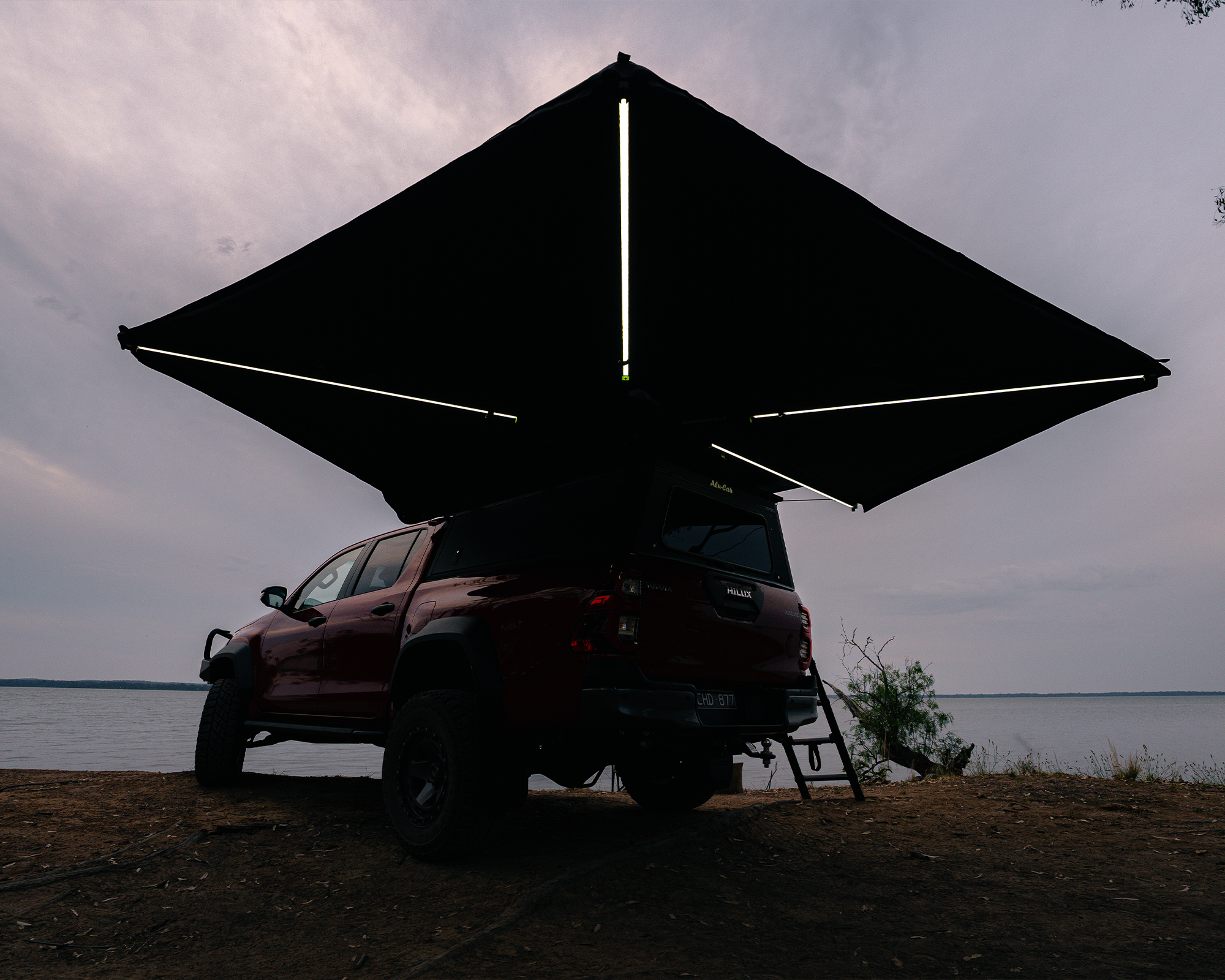 Deltawing270DegreeCarAwning-IntegratedLighting-IRONMAN4X4