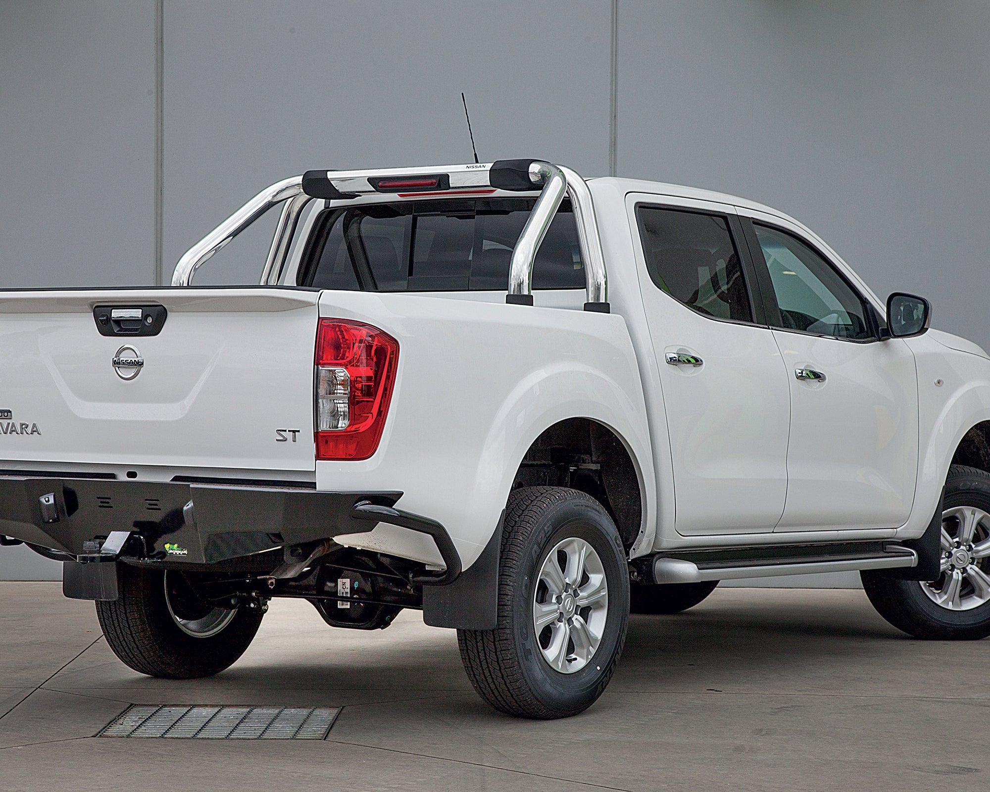 Rear protection towbar for Navara NP300 Class 4